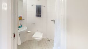 Large Ensuite