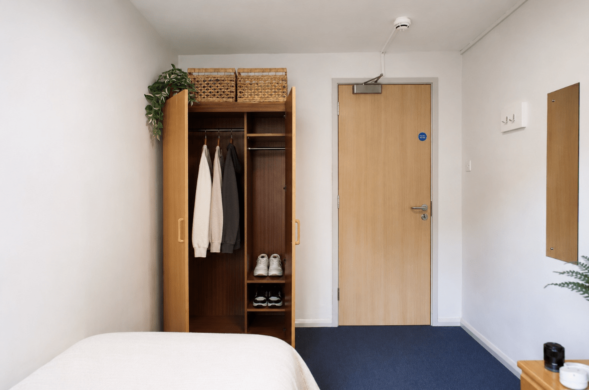Standard Bedroom